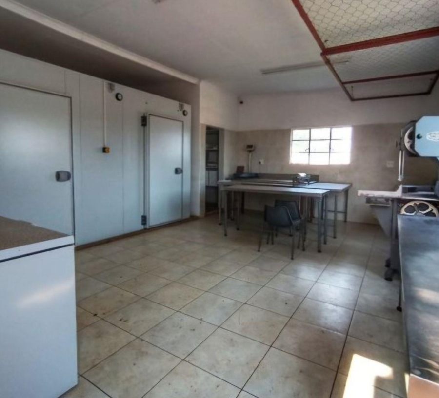 10 Bedroom Property for Sale in Olifantshoek Northern Cape